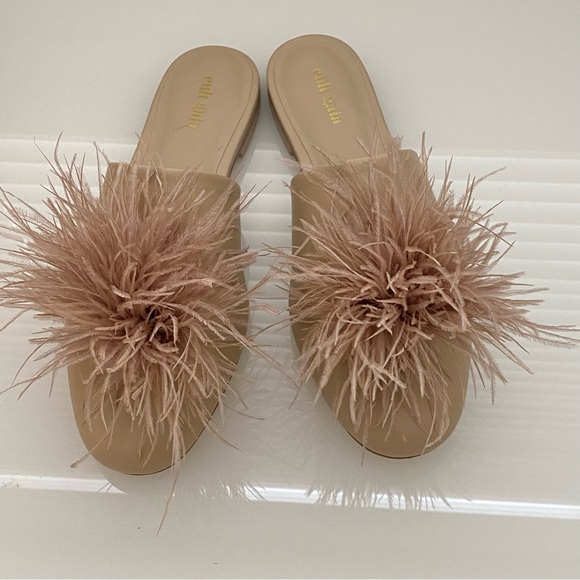 Cult Gaia Ray Neutral Tan Ostrich Feathers Miles Flats SZ 9.5/39.5 - Picture 7 of 15